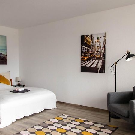 Apartment Bright - Central - Balcony - Tradefair Нойс Экстерьер фото