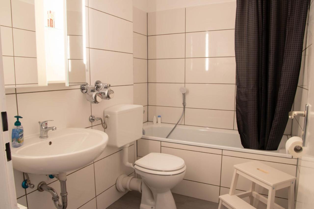 Apartment Bright - Central - Balcony - Tradefair Нойс Экстерьер фото